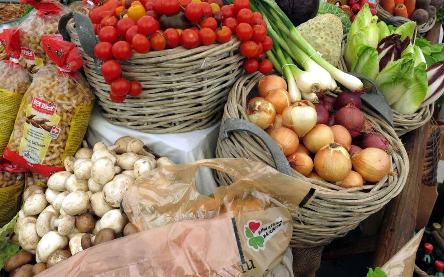 Free Images : farm, city, range, salad, harvest, vendor, produce ...